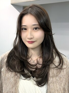 ヴェイン 渋谷(vain) センター分けレイヤーカットオリーブグレージュ渋谷美容室