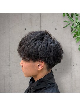 ヘアリゾートハピネス 波打ちマッシュ