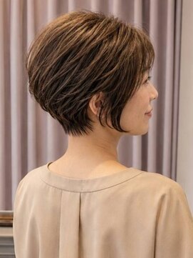 フラワーズ(Flowers) 白髪染め ショートボブ ベージュカラー 白髪ぼかし ツヤ髪 40代