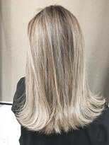 オリ(‘Oli)&nbsp;3Dハイライト＿プラチナベージュ