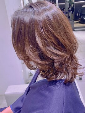 ステアケース 武蔵小杉店(stair:case) 2021年人気ミディアム 外ハネレイヤー コテ巻き風パーマ