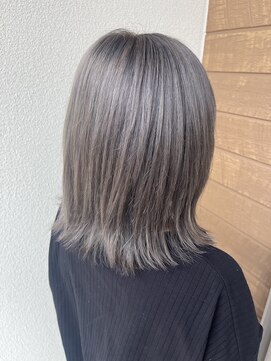 ラムーア(Rahm.) シルバーカラー◎ブリーチ必須