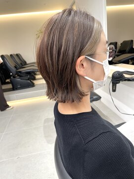 グラフ 蔵前(GRAFF) 切りっぱなしボブ白髪ぼかしハイライトインナーカラー