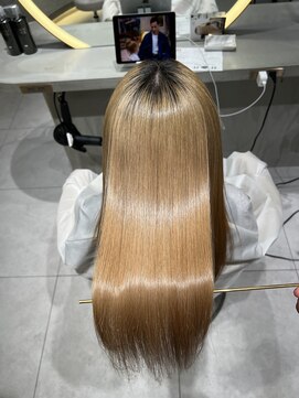 ロンドメリア 天神大名店(Lond Melia) ★グレージュカラー斜めバングデザインカラーシルキー ベージュ