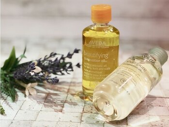 ナチュラアヴェダ(naturA AVEDA)の写真/天然由来のAVEDAヘッドスパで、髪と頭皮のお悩みを解決♪アロマの香りに包まれて癒しのひと時を…