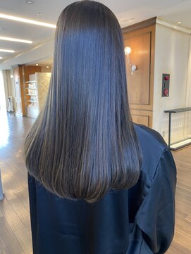 ザック ヴィ(ZACC  vie) グレージュ　レイヤーカット　髪質改善