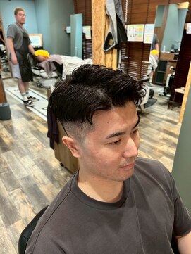 スタンドバーバー 柏(STAND BARBER) スペインカール/スパイキーショート/ブルーブラック/柏