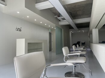 サンズ アイニー(SUNS ini)の写真/都会の雑踏の中で、くつろげる上質サロン。忙しい日常を忘れて心からリラックスできる癒しの時間をお届け☆