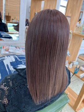 レオ 幸手(Leo) 20代30代40代髪質改善カラーアッシュベージュ艶感ストレート