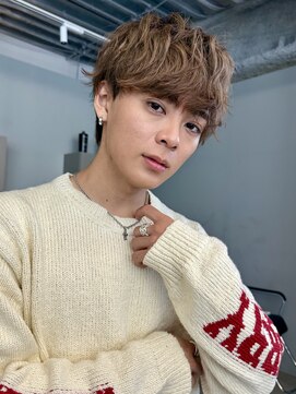 トリッカ シブヤ(TRICCA SHIBUYA) メンズカットカラーニュアンスパーマフェザーブリーチ渋谷