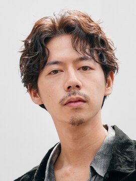 テン 心斎橋(tenn.) メンズセンターパート七三分けパートニュアンスパーマ刈り上げ