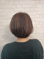 ユノクロワール(juno Croire) 前上がりショートボブ&白髪ぼかしハイライト