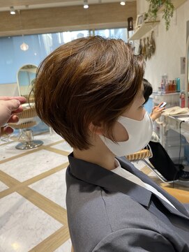 ロンド ストラーダ 心斎橋(Lond strada) 【津賀　涼】大人美人ショートイメチェン白髪ぼかしモード