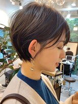 ビュー フクオカ(VIEW FUKUOKA)&nbsp;大人かわいい美髪ホワイトグレージュ ネビージュショートボブ