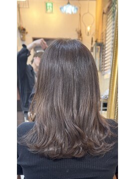 トイロ(toiro) サンドベージュとミディアムレイヤー