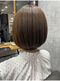 ぷつっとライン感のあるボブと透明感たっぷりグレージュ