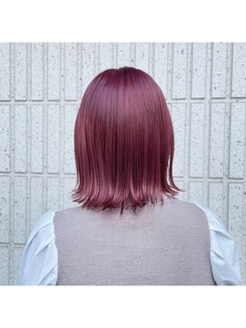 フレイムス ヘアアンドリラックス 大宮東口店(Frames) ローズピンク×切りっぱなしボブ