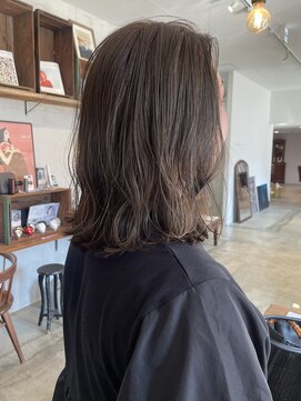 ヘアーアイストゥーレ(HAIR ICI TRE) オリーブカラー　透明感カラー