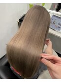 ロングヘアー　ミルクティーベージュ　ブリーチ上級髪質改善