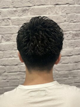 グレイスフル バーバープラチナム 六本木店(Graceful Barber platinum) アイロンパーマで作るツーブロックショート