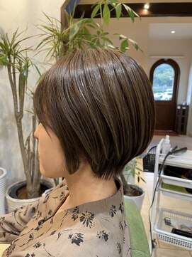 ヴィアンカ(Vianca) 大人ショートボブ