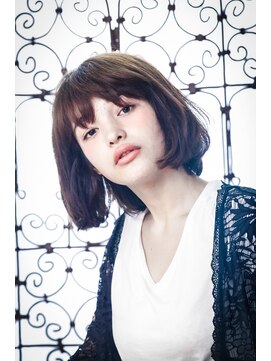 メルクマール(MERKMAL) シネマティックな大人フレンチボブ。