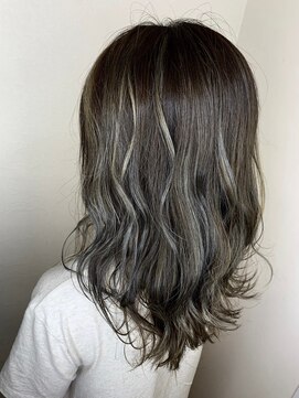 モルニ(MORNI) アッシュグレー_マロンベージュ Aラインボブ かきあげ