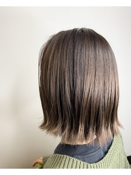 アートヘアー(a-to hair) 切りっぱなし前下がりボブ