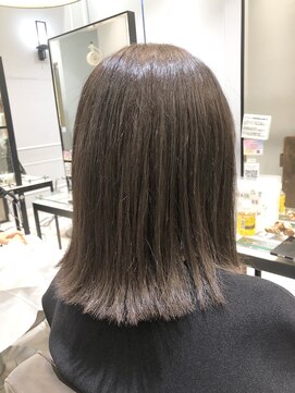 ネオリーブギンザ 銀座店(Neolive GINZA) 外ハネミディヘア　グレージュカラー　水素カラー　(銀座)
