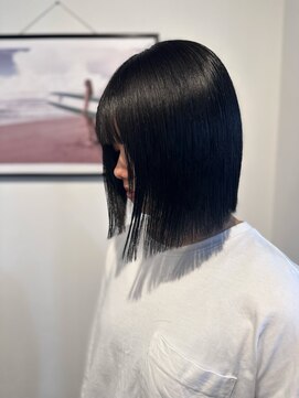 マリン(Marine) 20代30代ブルーブラック切りっぱなしミニボブ