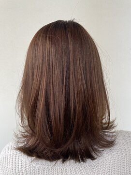 マーズ エナックヘアー(Mars enak hair) レイヤーカット くびれヘア ひし形シルエット くすみカラー 小顔