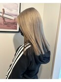 20代30代ホワイトベージュイヤリングカラーブラウン