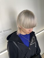 ラル(Lull)&nbsp;メンズホワイトカラー×マッシュウルフ/ハイトーン/ダブルカラー