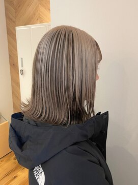 バブルス 所沢店(BUBBLES) ホワイト×ダークブラウン