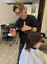 ヘアーアンドメイク アビディング(hair&make abiding) 牛若 巧