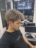 グレージュ×スパイキーショート