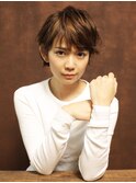 大人の耳掛けニュアンスショート