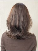 くびれミディアム　アッシュベージュ_厚めバングローライト