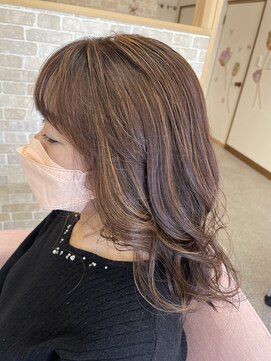 ビー(Be...) ピンクベージュの大人ハイライト