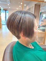 ヘアサロンアンドヘアメイクディー(hair salon hair make D)&nbsp;仙台D　ツーブロック刈り上げ前下がりボブ大人女性style
