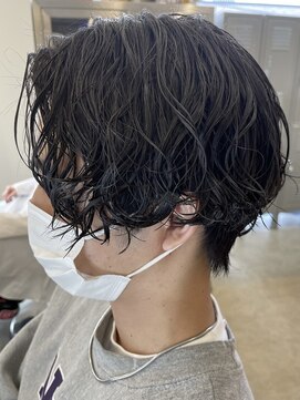 エリマ 茅ヶ崎(elima) センターパート波巻きパーマ波巻きスパイラルパーマメンズヘア