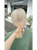 ホワイトベージュ