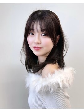 カシュカシュ 表参道(cache cache) 薄め前髪顔まわりレイヤーシースルーぱっつん前髪おくれ毛