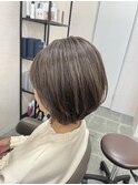 ショートボブ×グレージュ