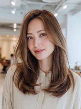 トリッカ 代官山(tricca) 大人ロングレイヤー/白髪ぼかし/透明感カラー/ツヤ髪/小顔カット