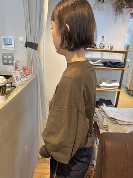 キチ(kichi.) [kichi.] くすみベージュ×ゆるふわボブ