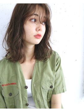 オーサム(AWESOME) 《AWESOME》ミディアム×ウェーブ