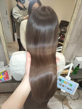 ニコ(Nico) 柔らか艶髪ストレート