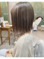 アンリー(Anree)&nbsp;大人可愛い20代30代40代50代◎ハイライトぱつっとボブ