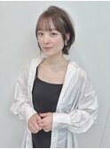 大人かわいい外ハネ前下がりボブ耳かけサイドバング